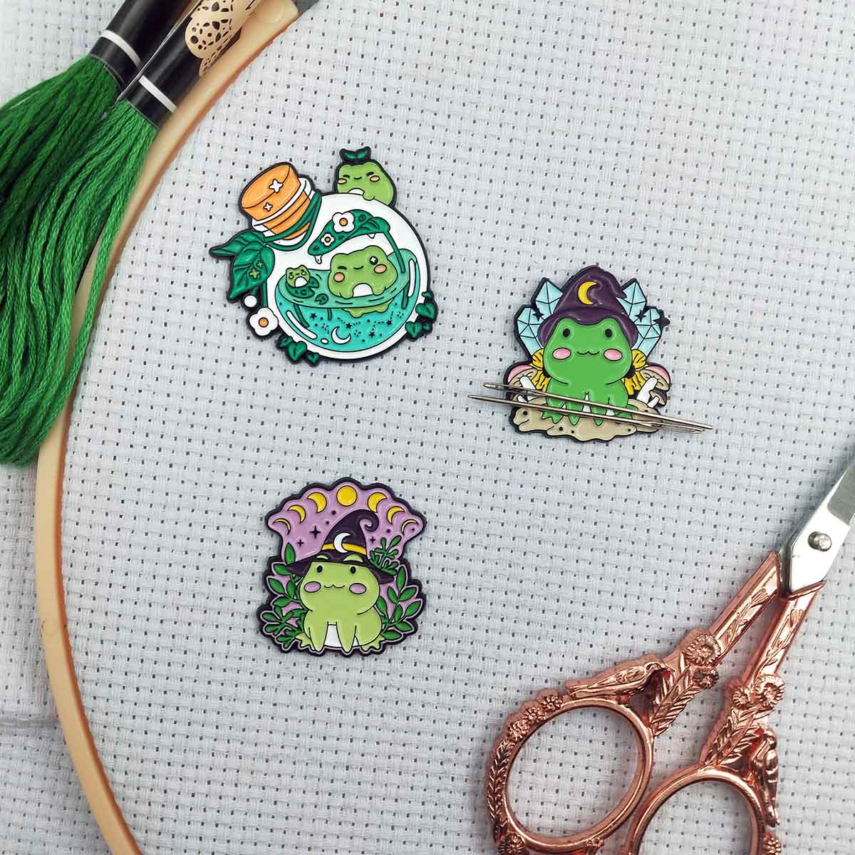Needle Minder Magnet - Porta-Aghi Magnetico a Forma di Rana,