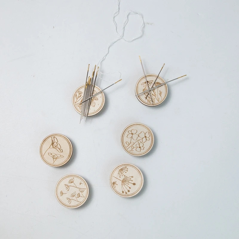 2 pezzi punto croce legno ago  - Needle Minder Magnet recensione e prezzo