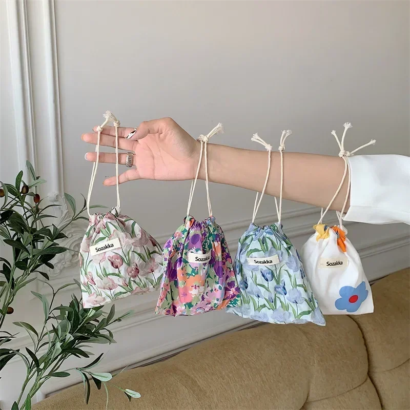 Portamonete con coulisse a for - Embroidery Wallet recensione e prezzo