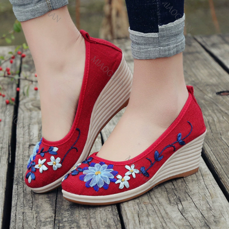Scarpe con Zeppa Ricamate da D - Embroidery Canvas recensione e prezzo